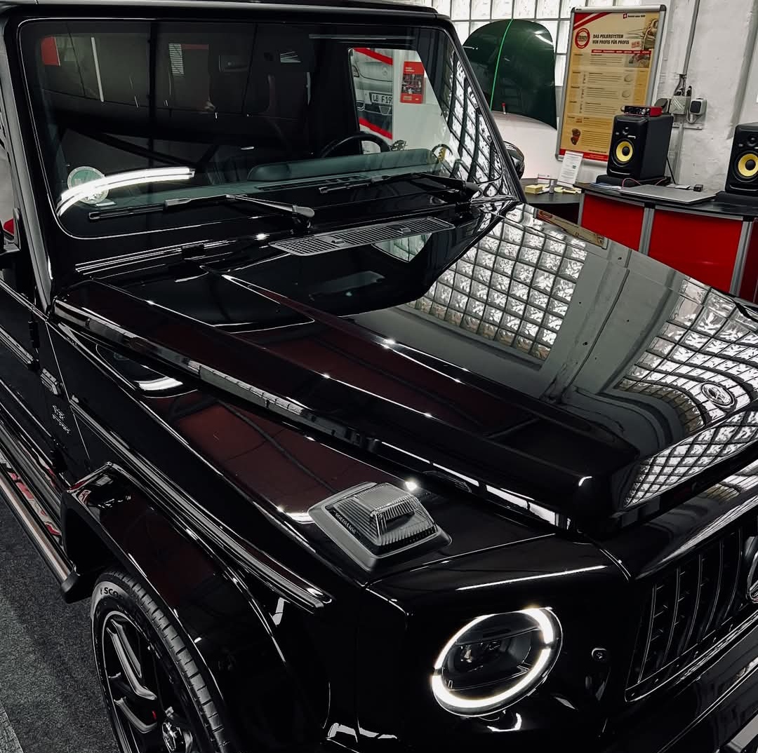 Mercedes G-Class - polerowanie maski